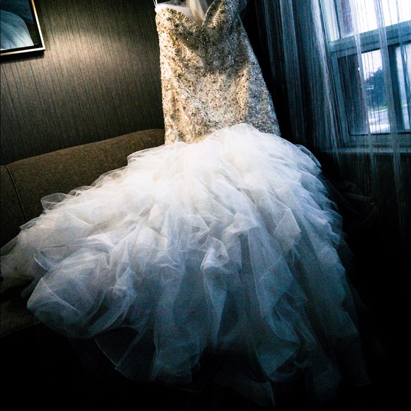 Wedding dress - Picture 4 of 8